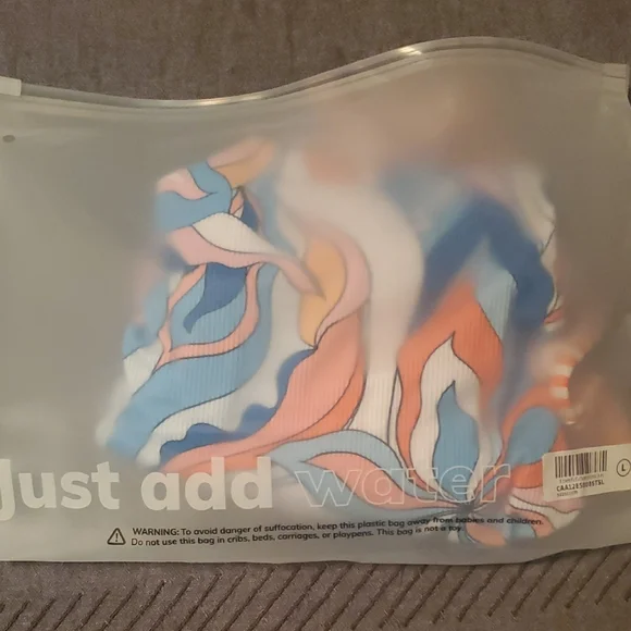 NWT- Cupshe Psychedelic Colorful Floral One-Piece Swimsuit - Picture 8 of 8